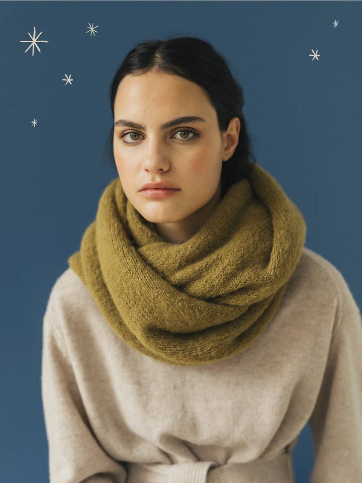 JULIETTE Infinity scarf Olive för wholesale av NOU MOSCADA