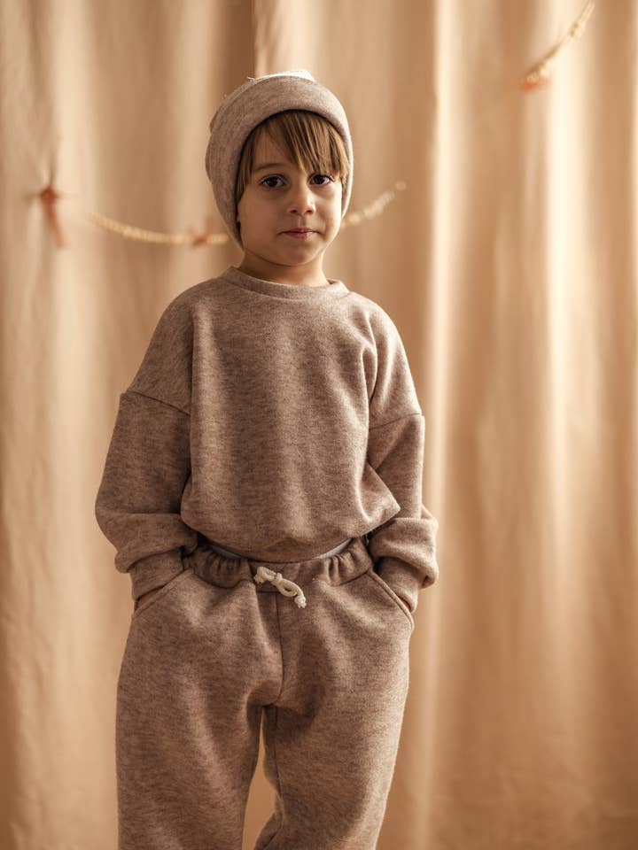 Knit Sweatpants / Beige for wholesale by PETITE EvelinaApparel