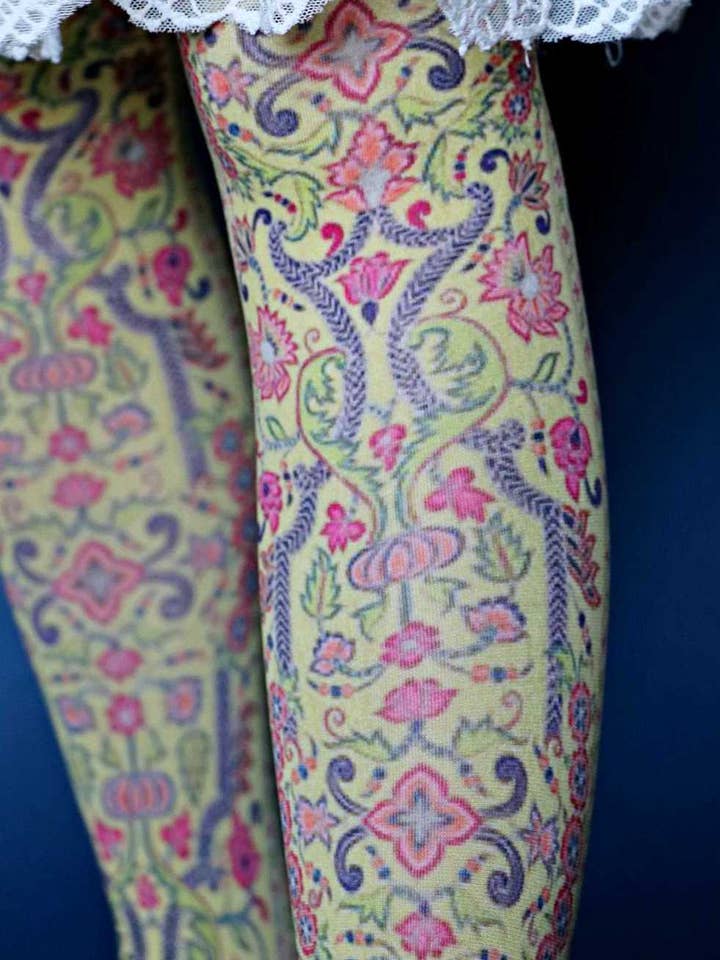 Grape Tree and Flower for wholesale by Tabbisocks