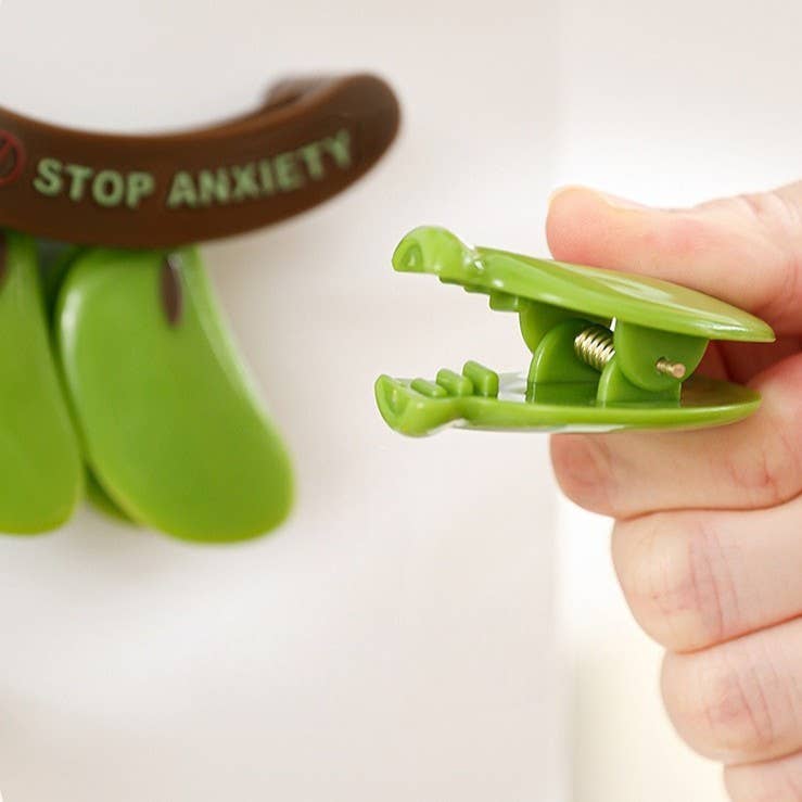 Otterware - Wholesale Kitchen Tool/Gadget - Magnetic Banana Multi-Clips (Set of 3 Sealers)8