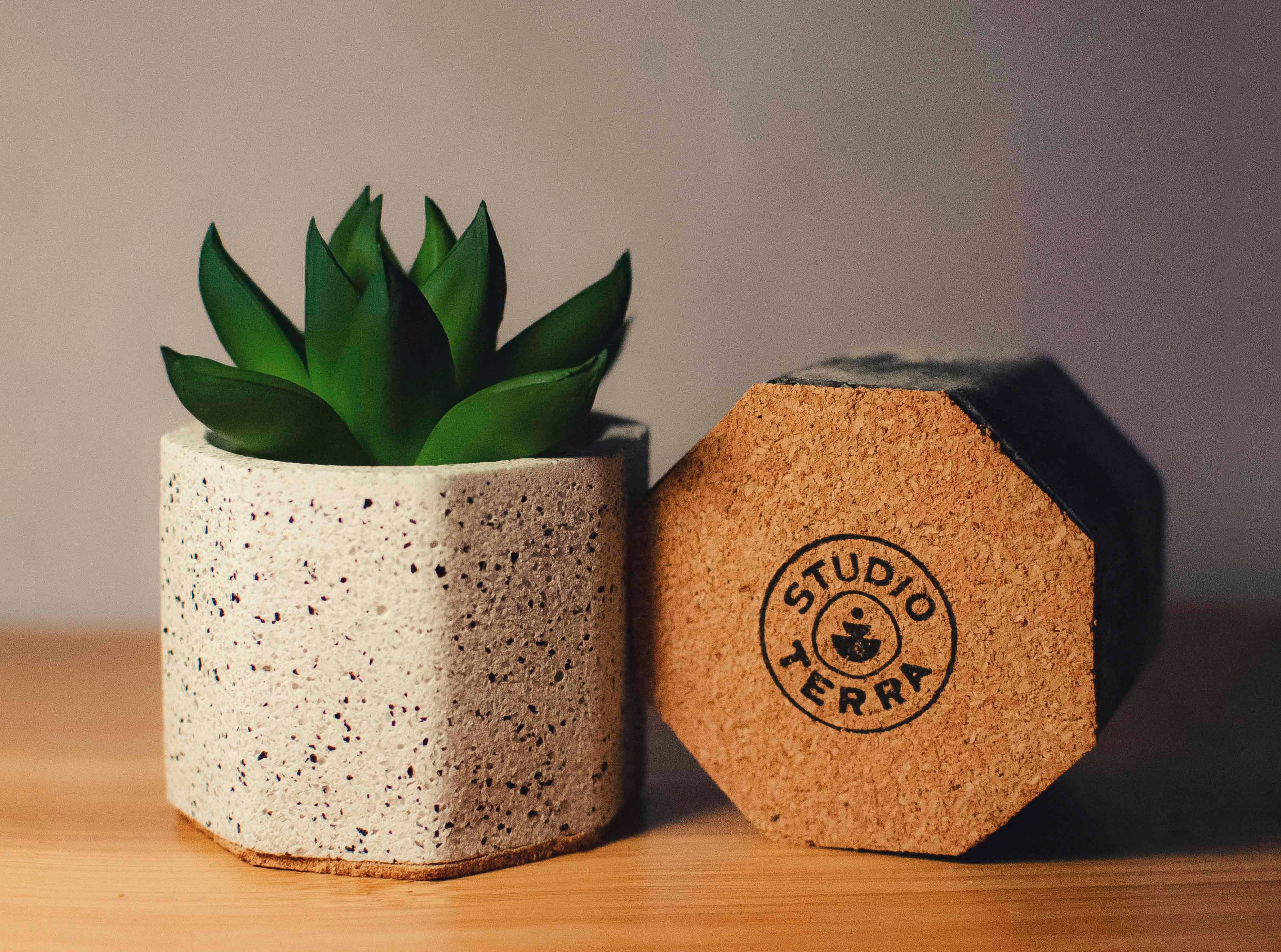 Studio Terra UK – wholesale Plant pot – Mini succulent pot tea light holder2