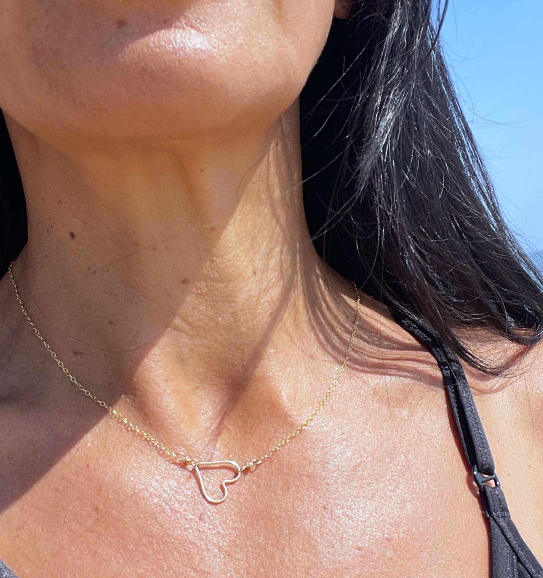 Quinn Sharp Handmade - Vendita all'ingrosso Collana con ciondolo/pendaglio - Collana con cuore galleggiante Sideways | Riempita in oro 14kt3