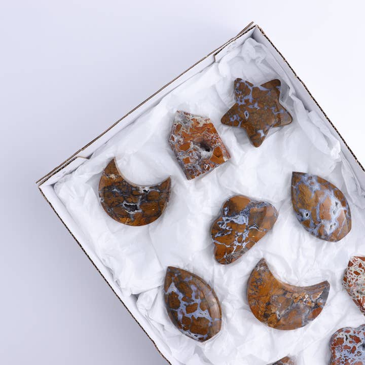 Monde, Sterne, Türme, Wolken und Flammen aus brecciertem Jaspis – 10er-Set für den Großhandel von Mi Esperanza Minerals