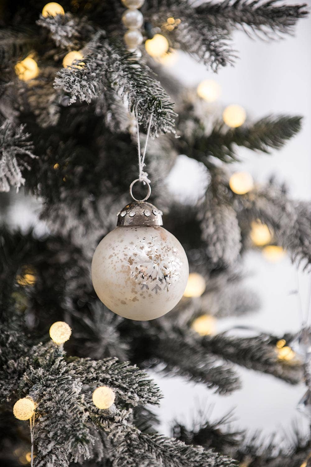 A&B Home Group Inc. - Wholesale Ornament - 3x3x3.3" Glass Ball W/Snowflake Ornament W/Jeweled Metal Cap0