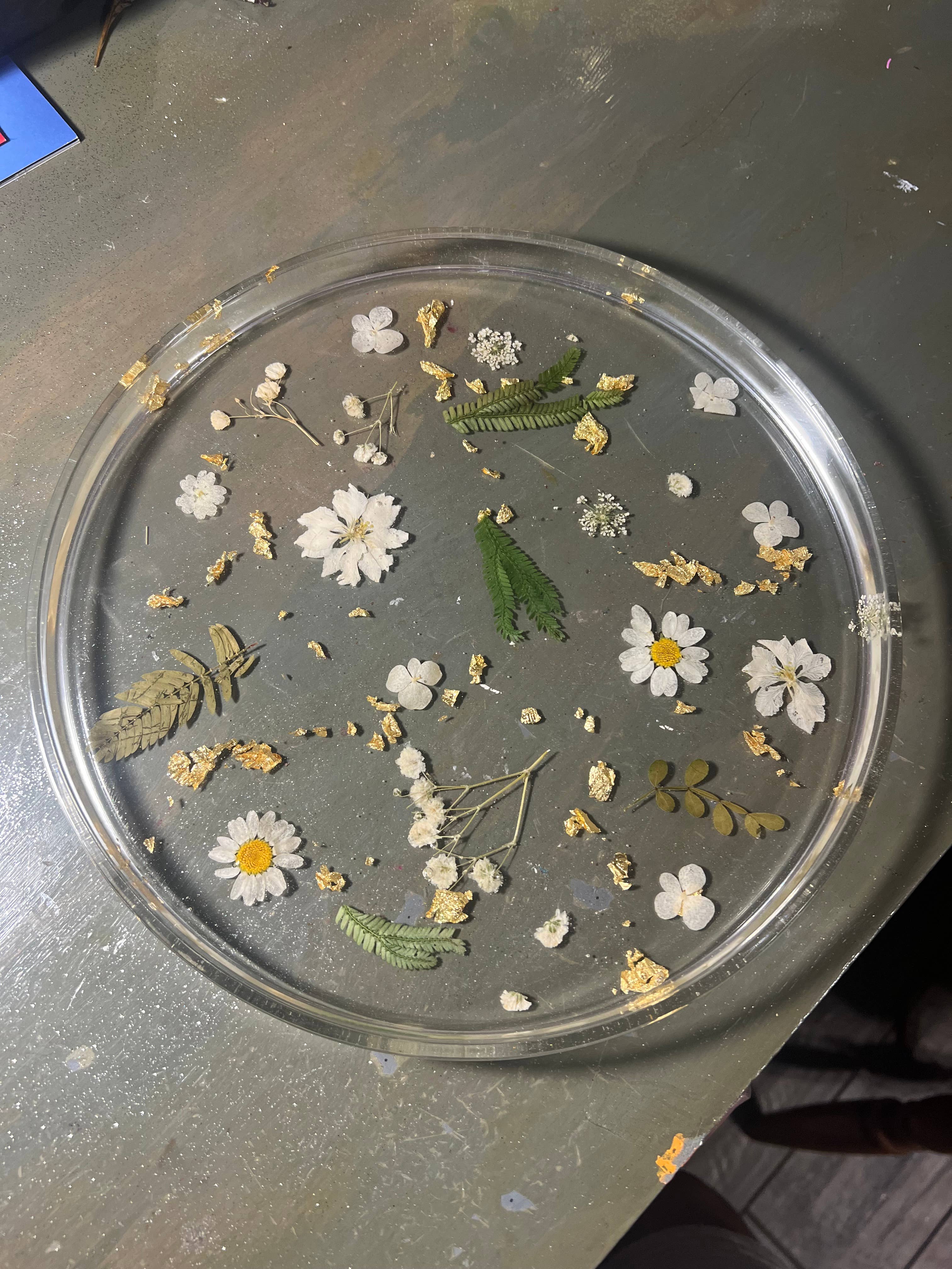 KraftzbyKenzie - Wholesale Decorative Plate/Dish/Bowl - White Dried Flower Serving Dish | Large Dish | Resin Dish3