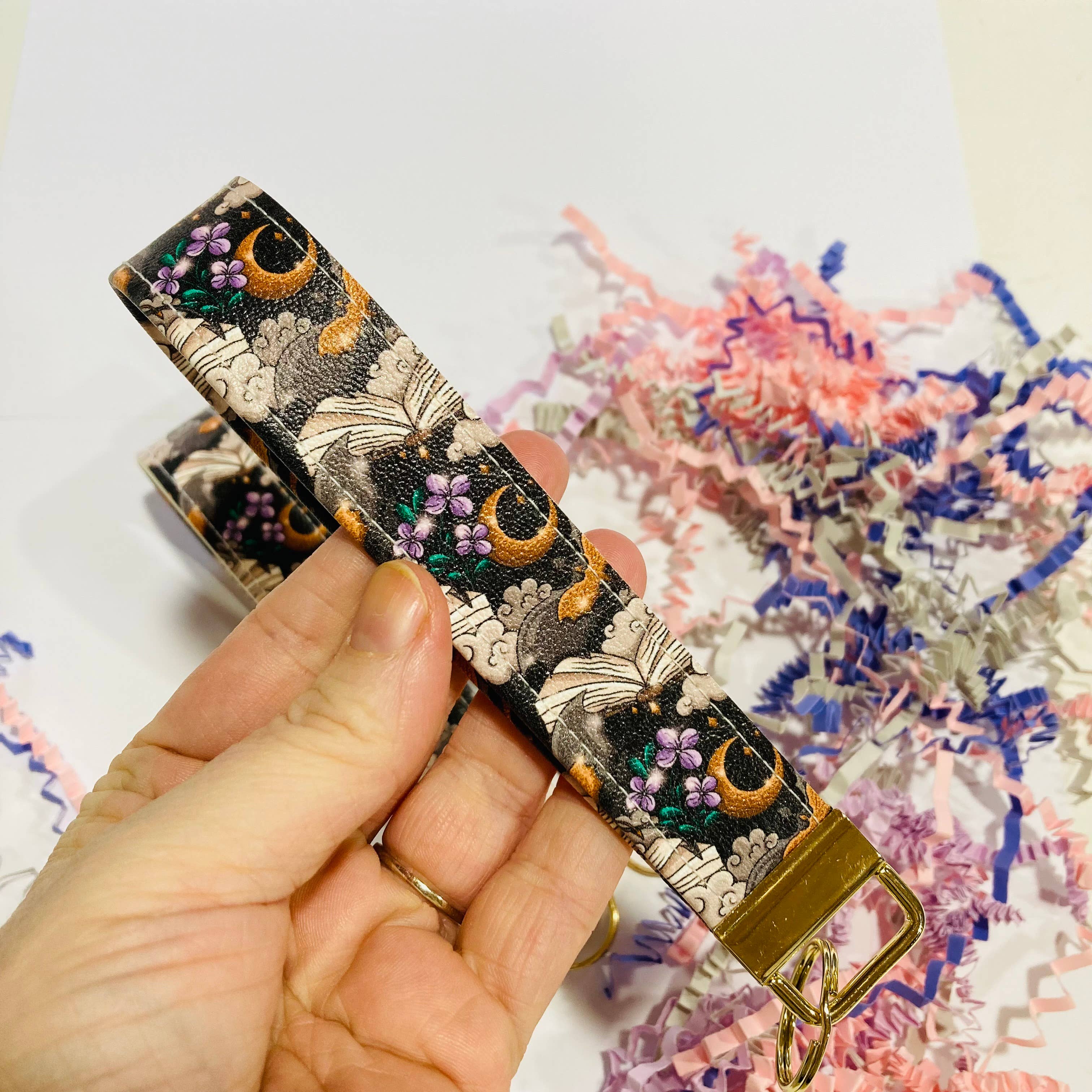 Chapter & Ink - Wholesale Keychain – Women's - Fourth Wing Dragons Leatherette Wristlet Keychain 1