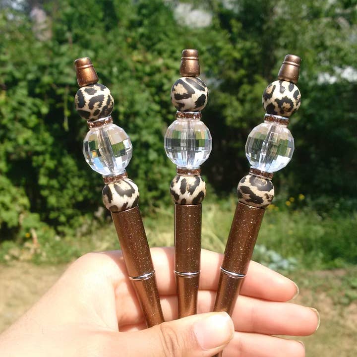 Penna con perline «Classica» con stampa leopardata per la vendita all'ingrosso da parte di Amy Designs