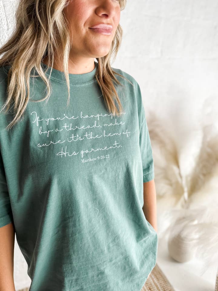 Wicker Road Boutique - Venta al por mayor Camiseta estampada - Mujer - Camiseta Colgando de un Hilo1