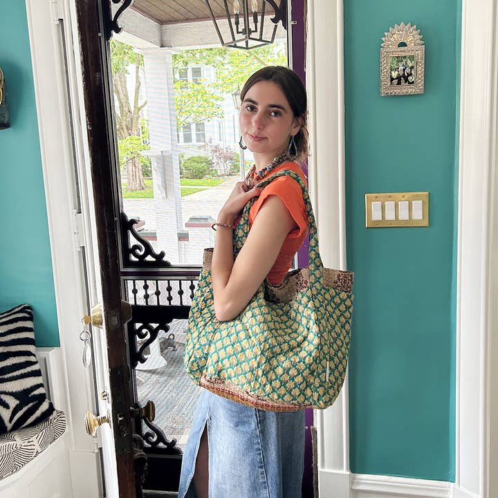 WorldFinds - Wholesale Tote Bag - Women's - Kantha Carryall Bag7