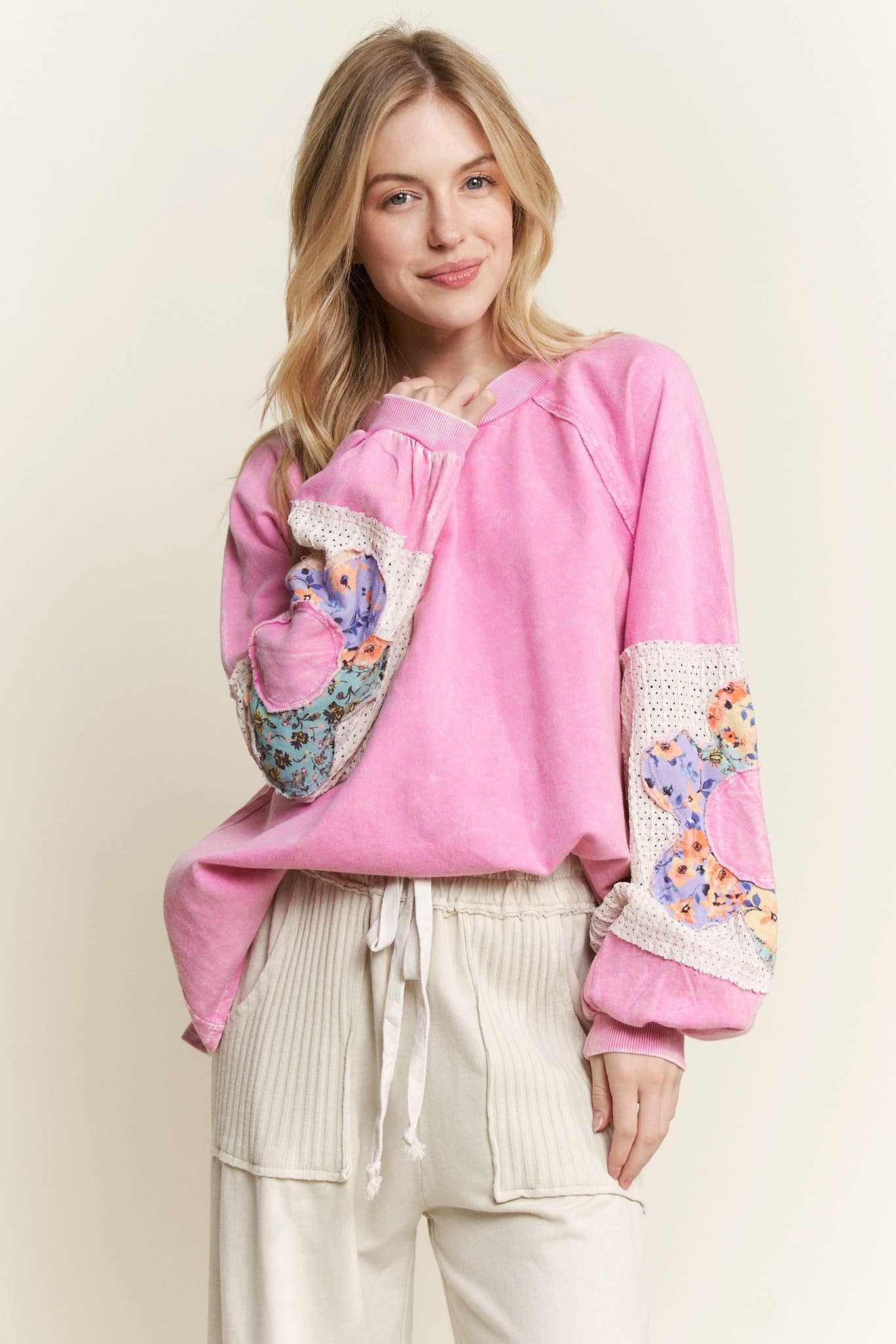 J.Her – wholesale Sweatshirt - Dam – MineralWash Floral Patcherad ärm Terrytröja HT60636