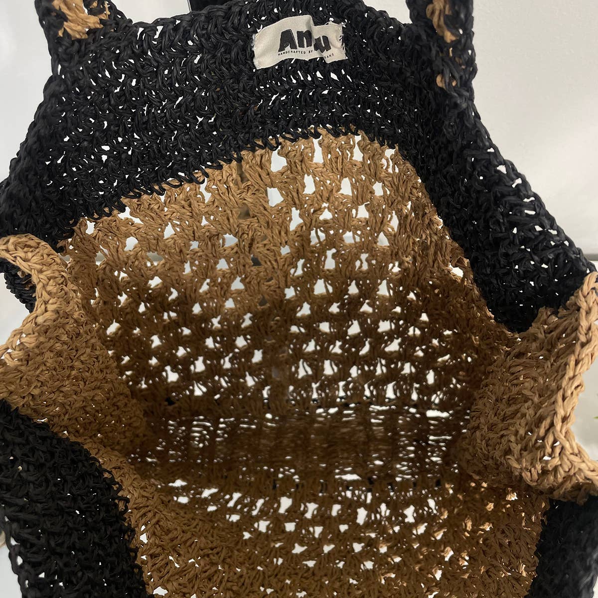 Anju Jewelry - Wholesale Draagtas - Dames - Mirasol Geweven Jute Schoudertas met Kleurrijke Accenten13