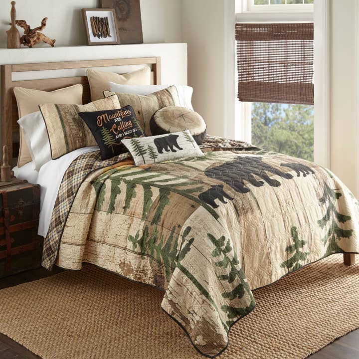 American Heritage Textiles - Wholesale Bedding Set - Donna Sharp Painted Bear 3PC Quilt Set
