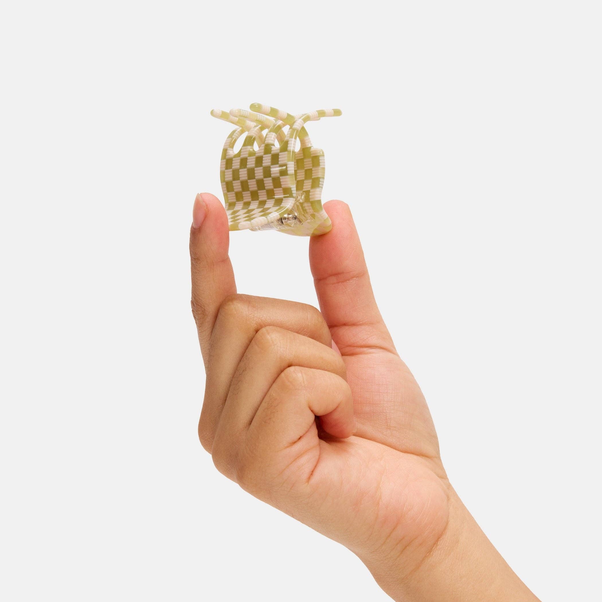 CHUNKS - Wholesale Hair Clip - Women's - Midi Ursa Claw in Olive Check2