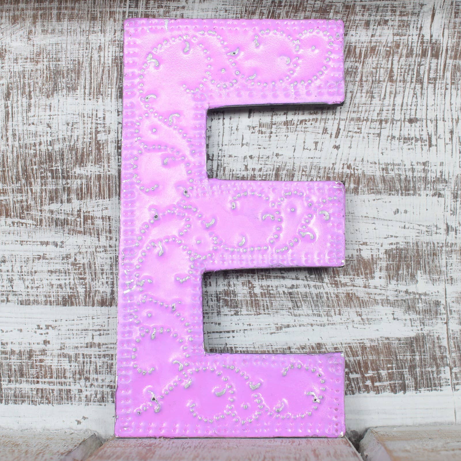 AWGifts Europe - Wholesale Decorative Tabletop Object - Letter "E" - Assorted Colours - 15cm2