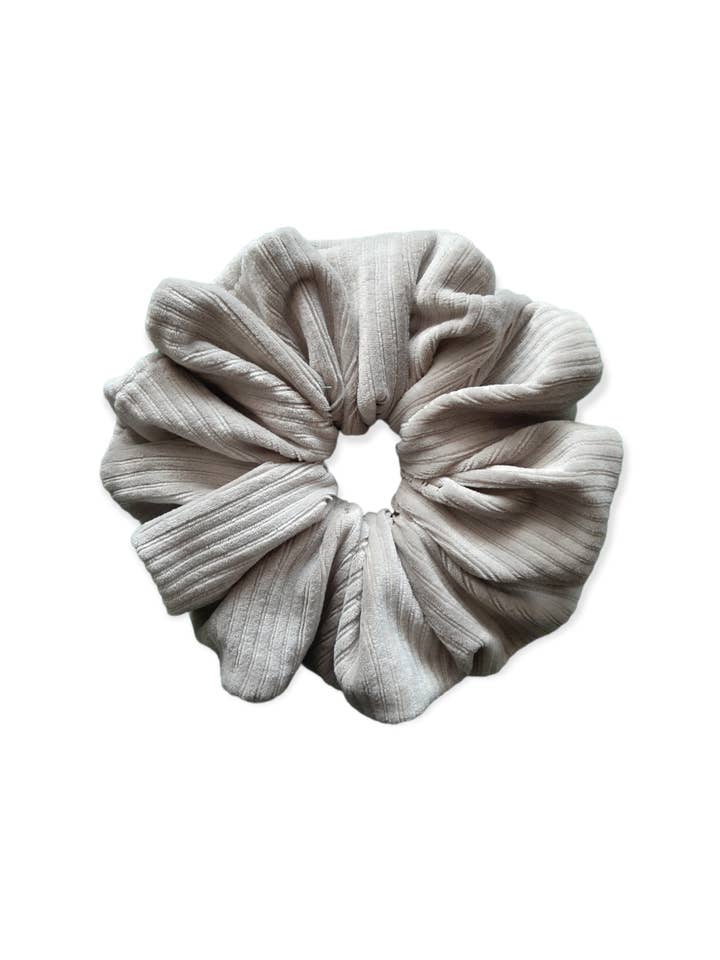 Chouchou méga Stone Softie pour la vente par Reav Scrunchies