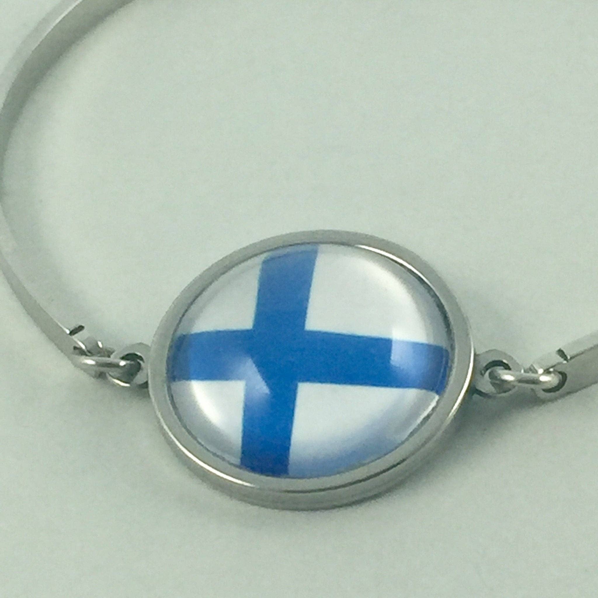 Be Inspired UP - Wholesale Charm/Dangle Bracelet - Finnish Flag "Sisu" Bracelet1