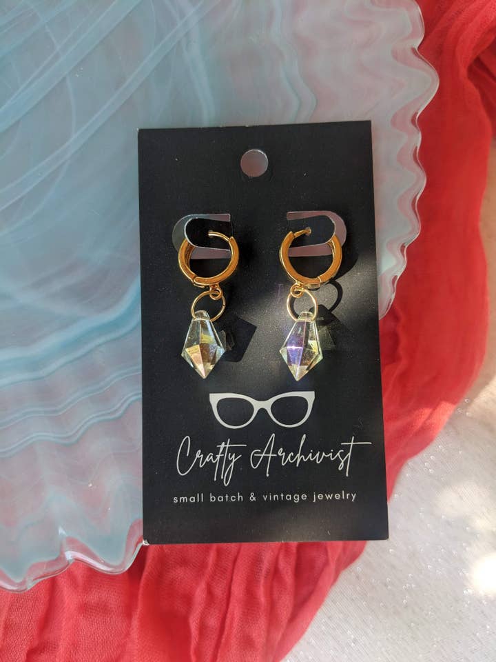 Huggies de cristal de prisma iridescente alemão vintage por atacado de Crafty Archivist
