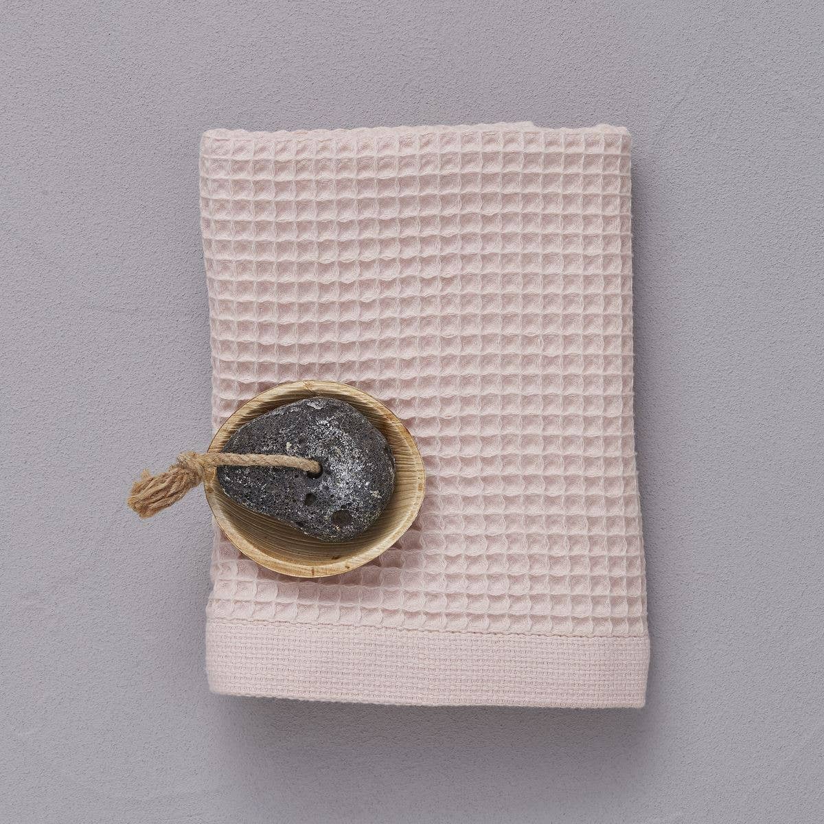 Sylvie Thiriez – wholesale Bath towel – Honeycomb towel 50x100 cm Bain de minuit pink0