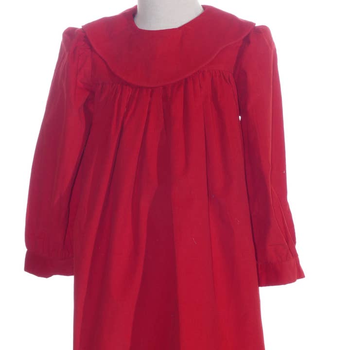 Röd manchesterklänning med långa ärmar för flickor med rund krage och monogrammöjlighet för wholesale av Hello Bebes!