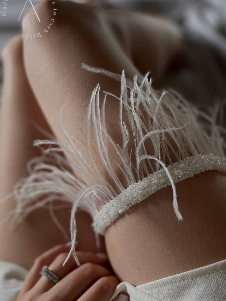 Aimée&Co - Wholesale Garter Belt - Women's - “FLUFFY” BRIDAL WEDDING GARTER