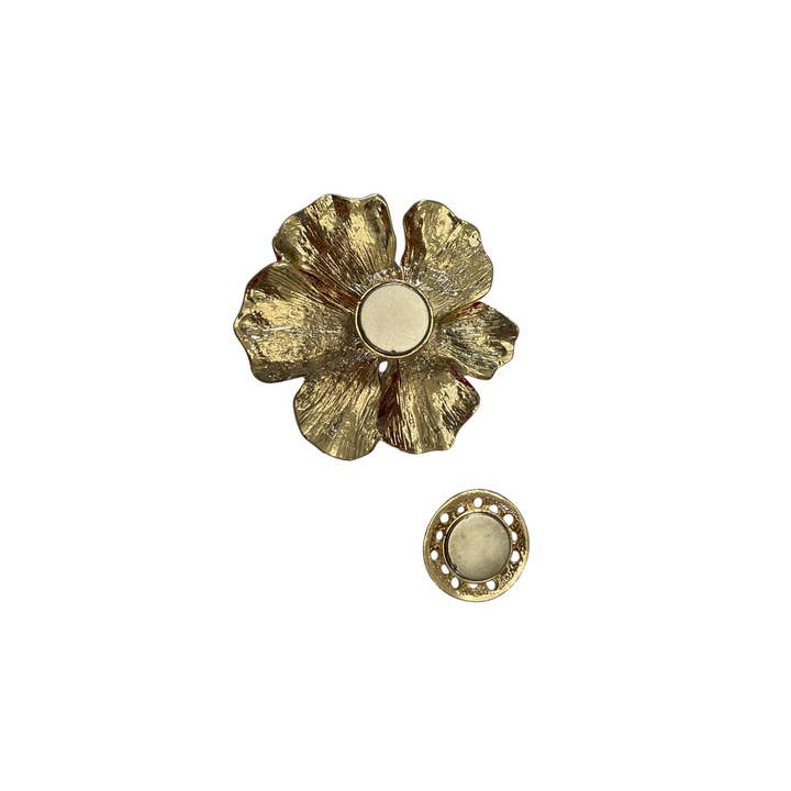 Poppy Magnetic Clasp Brooch for wholesale on Faire
