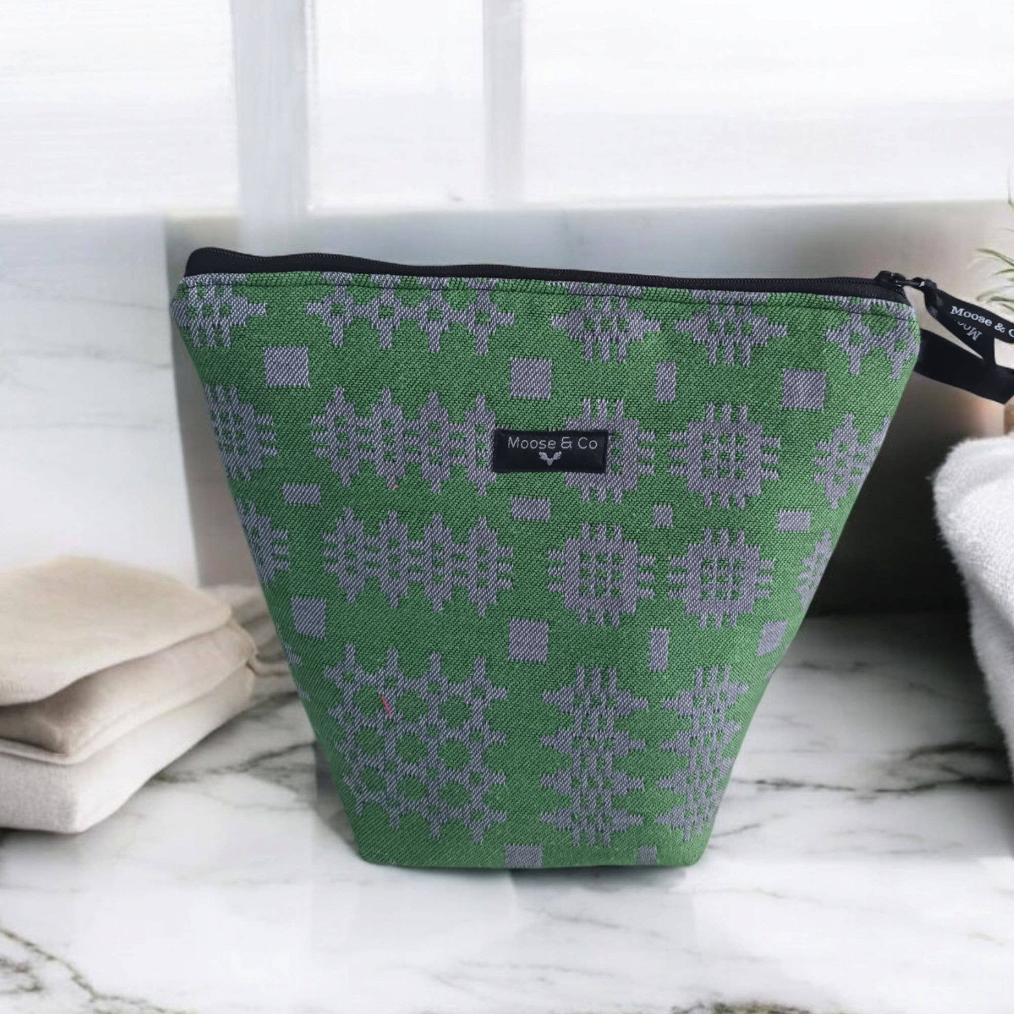 Moose & Co - Wholesale Toiletry Bag - Women's - Welsh tapestry blanket design wash bags / make up bags11