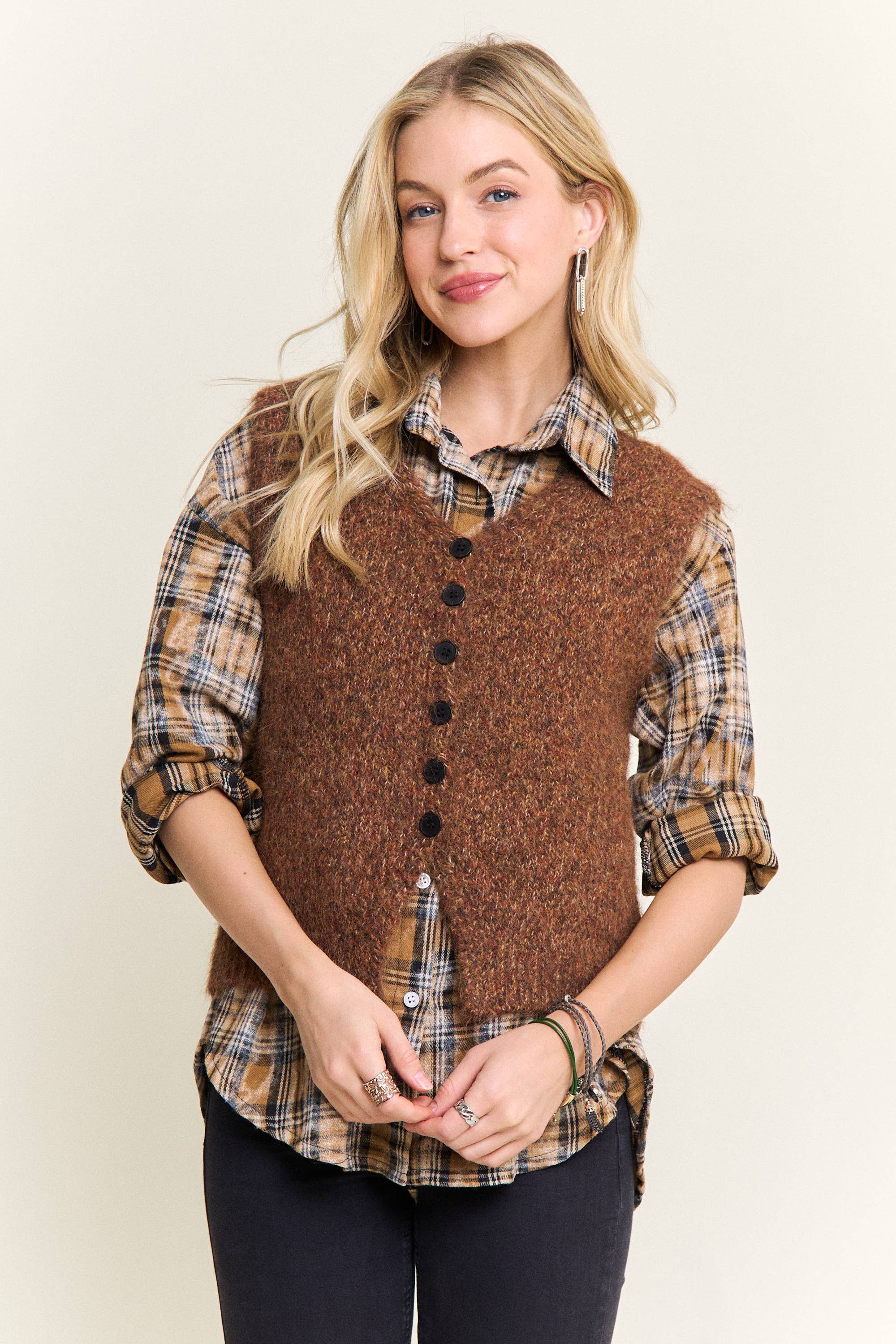 ADORA LA - Wholesale Outerwear Vest - Women's - CESW4158-BUTTON-UP FUZZY KNIT SWEATER VEST5