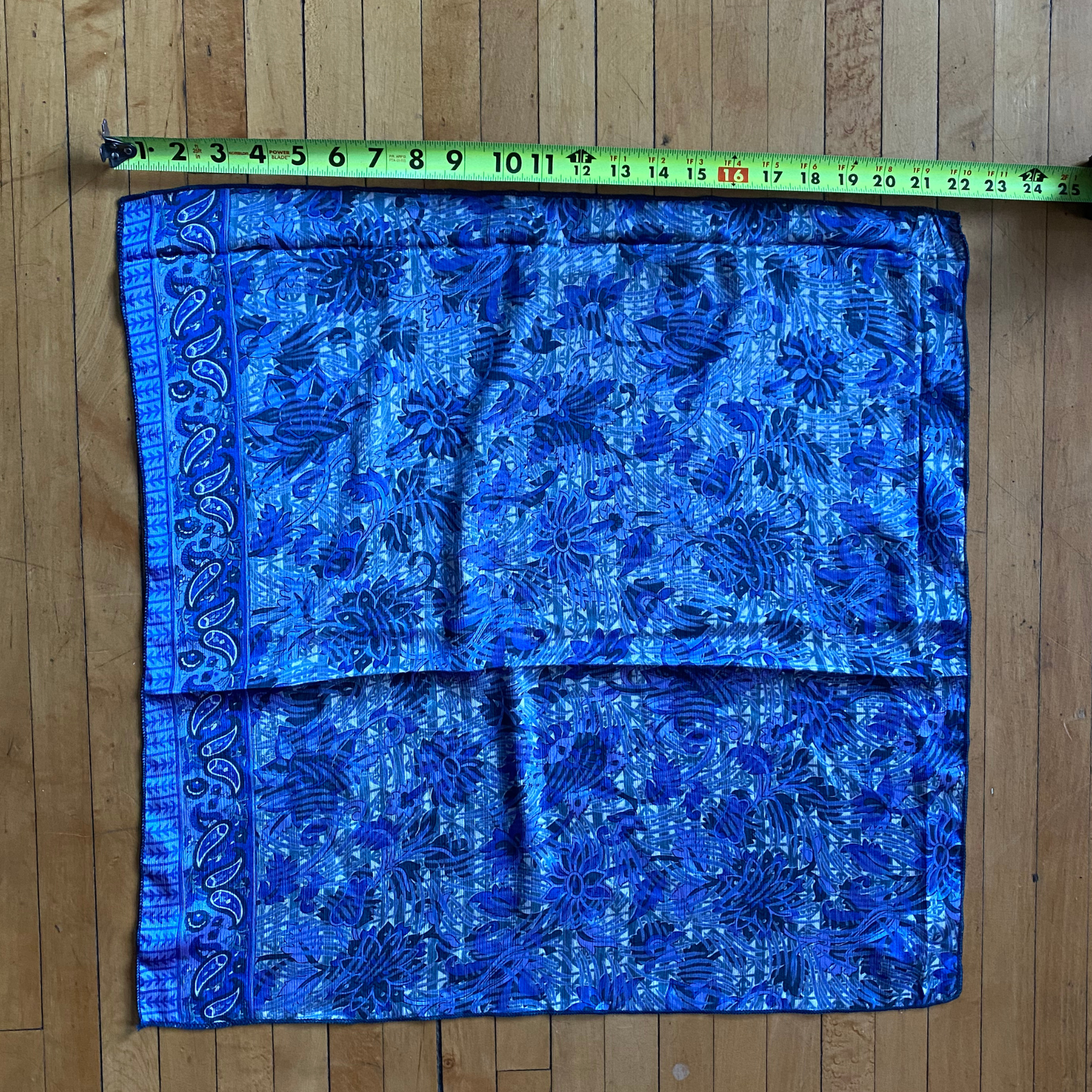 Seeds – Bandana - Mulher por atacado – Bandana de seda reciclada | Lenço para pescoço quadrado sortido8