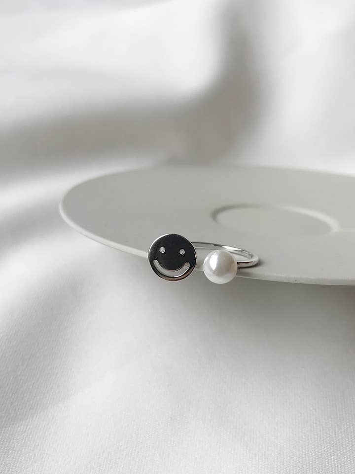 Emoji Ring for wholesale by MINICYBER STUDIO