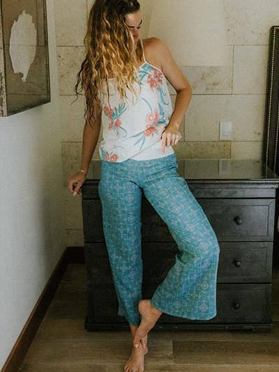 Pau Hana Bukser - Quiltet Ulu - Surf for engroshandel hos Wings Hawaii