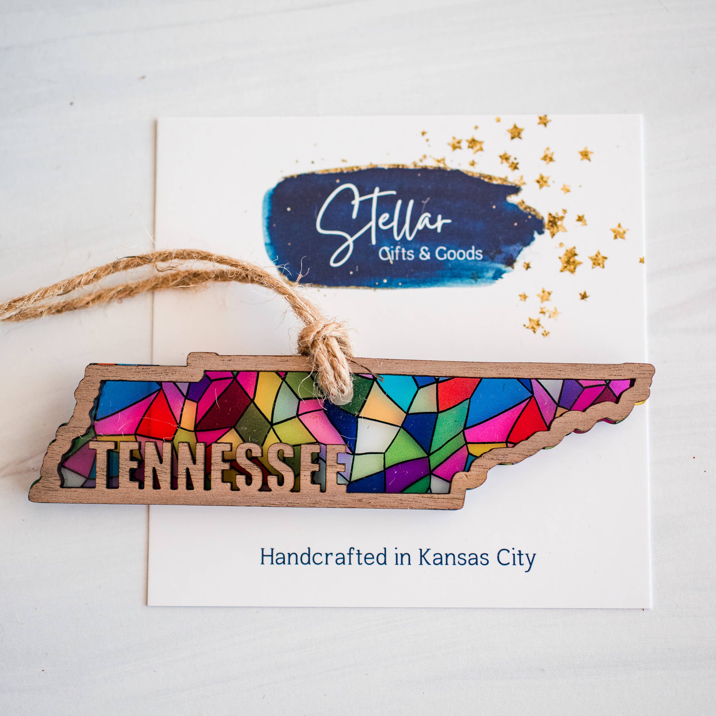 Stellar Gifts & Goods Wholesale - Vente Objets de décoration - Ornements - Vitrail Fête d'État - Noël Local35