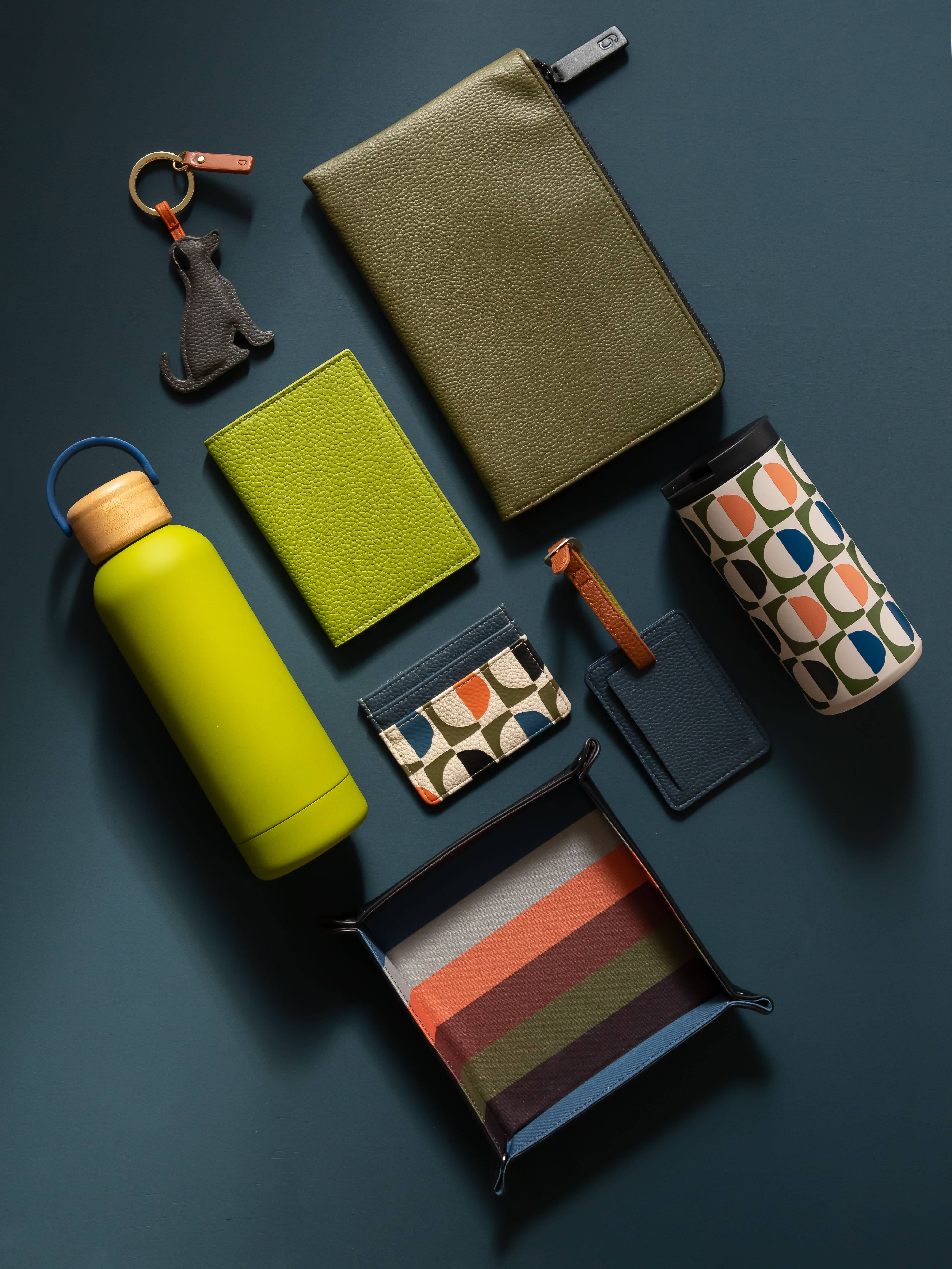 Caroline Gardner – wholesale Water bottle – Green Metal Water Bottle2