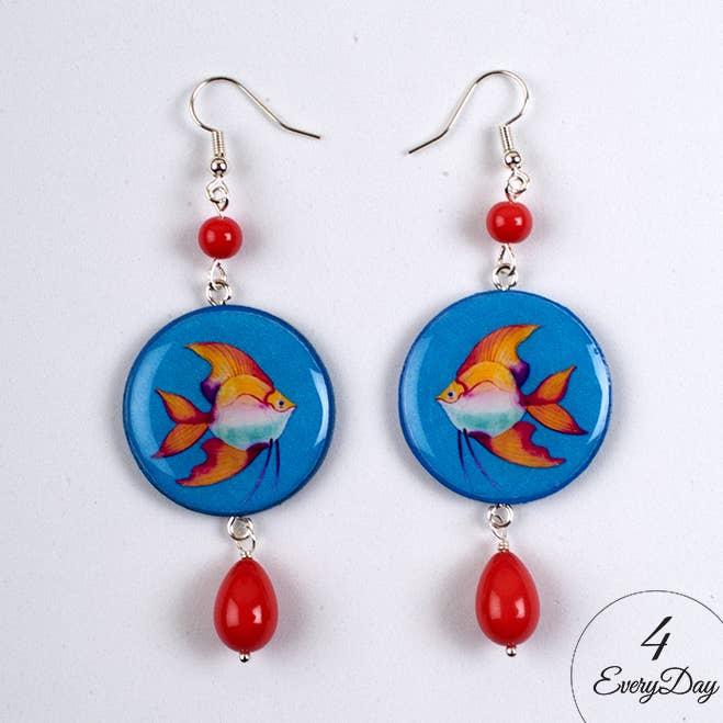 Brincos: Peixe laranja sobre fundo azul por atacado de 4everyday Handmade