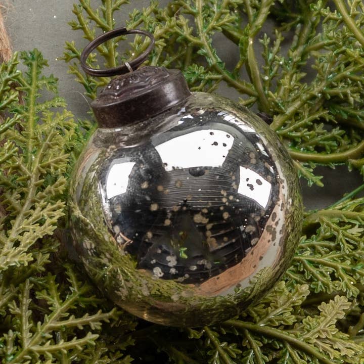 ORNAMENTO A SFERA ARGENTATO DA 2" per la vendita all'ingrosso da parte di Ragon House