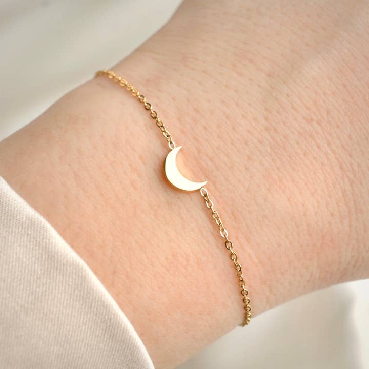 Blueyejewelry - Wholesale Charm/Dangle Bracelet - Moon Star Bracelet - 18K Gold PVD Plated Star Bracelet4