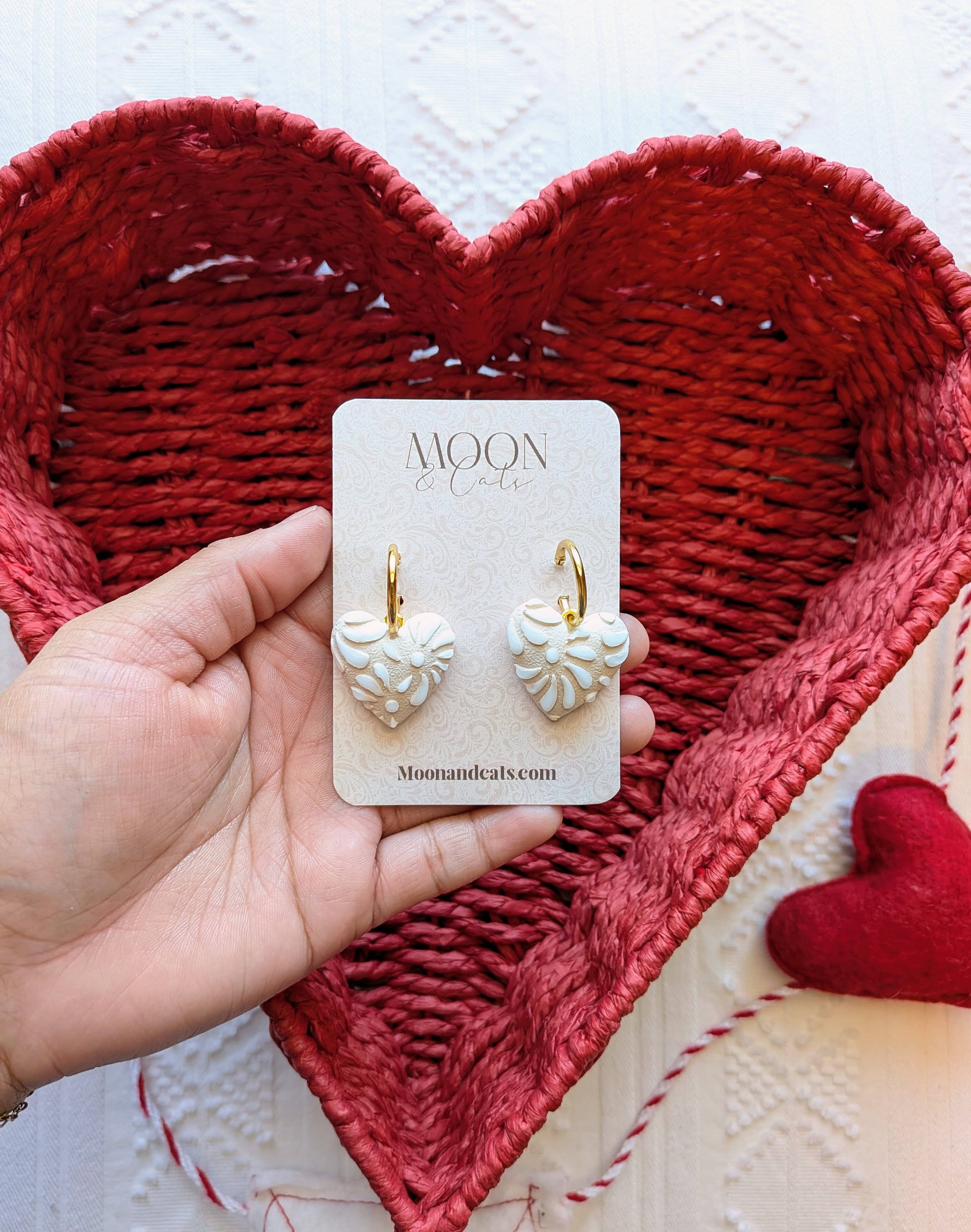 Moon & Cats - Wholesale Dangle Earrings - White talavera on beige hearts2