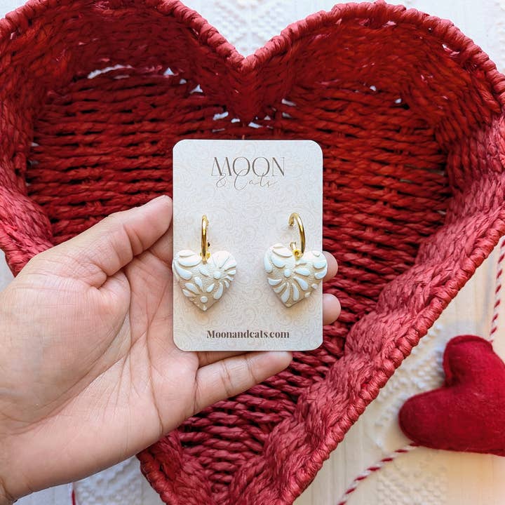 Moon & Cats - Wholesale Dangle Earrings - White talavera on beige hearts2