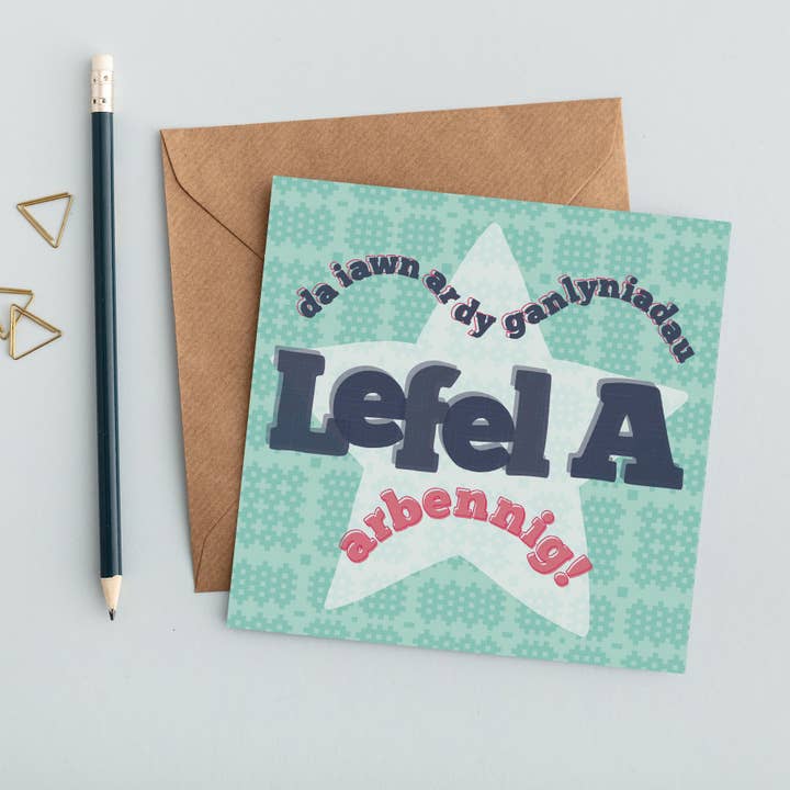 Carte de résultats de niveau A 'Bravo pour tes résultats exceptionnels au niveau A !' pour la vente par Draenog