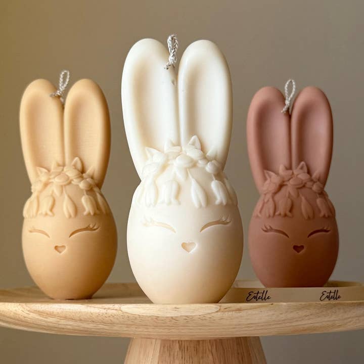 Bougie en cire de soja en forme de lapin œuf : Décoration d'intérieur artisanale, cadeau pour nouvelle maison pour la vente par Estelle Studio