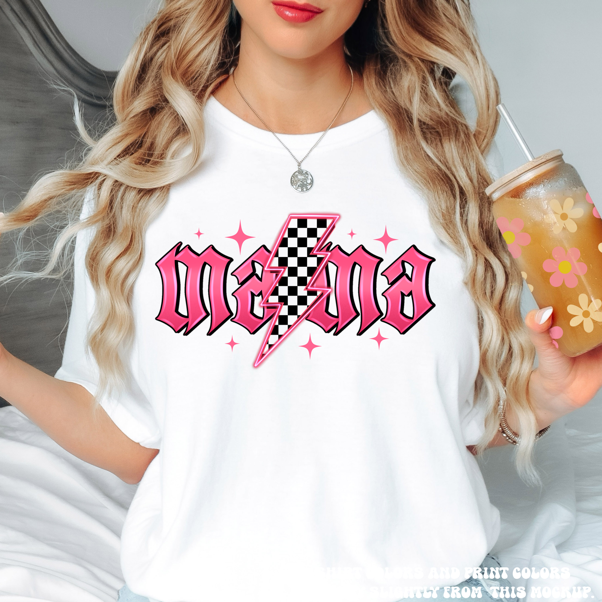 Madi Moosh – Engroshandel T-shirt med print - Dame – Mama Lightning Bolt Tee - Trykt På Komfortfarve1