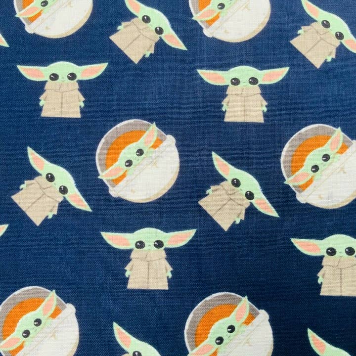 Kims Crafty Corner – Engroshandel Stofbolt – Star Wars Stof Navy Baby Yoda bomuldsstof2
