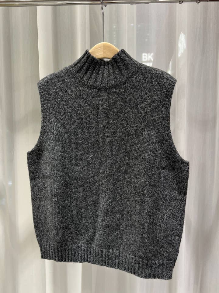 Gilet 100% lana merino senza maniche collo alto per la vendita all'ingrosso da parte di jw.atelier