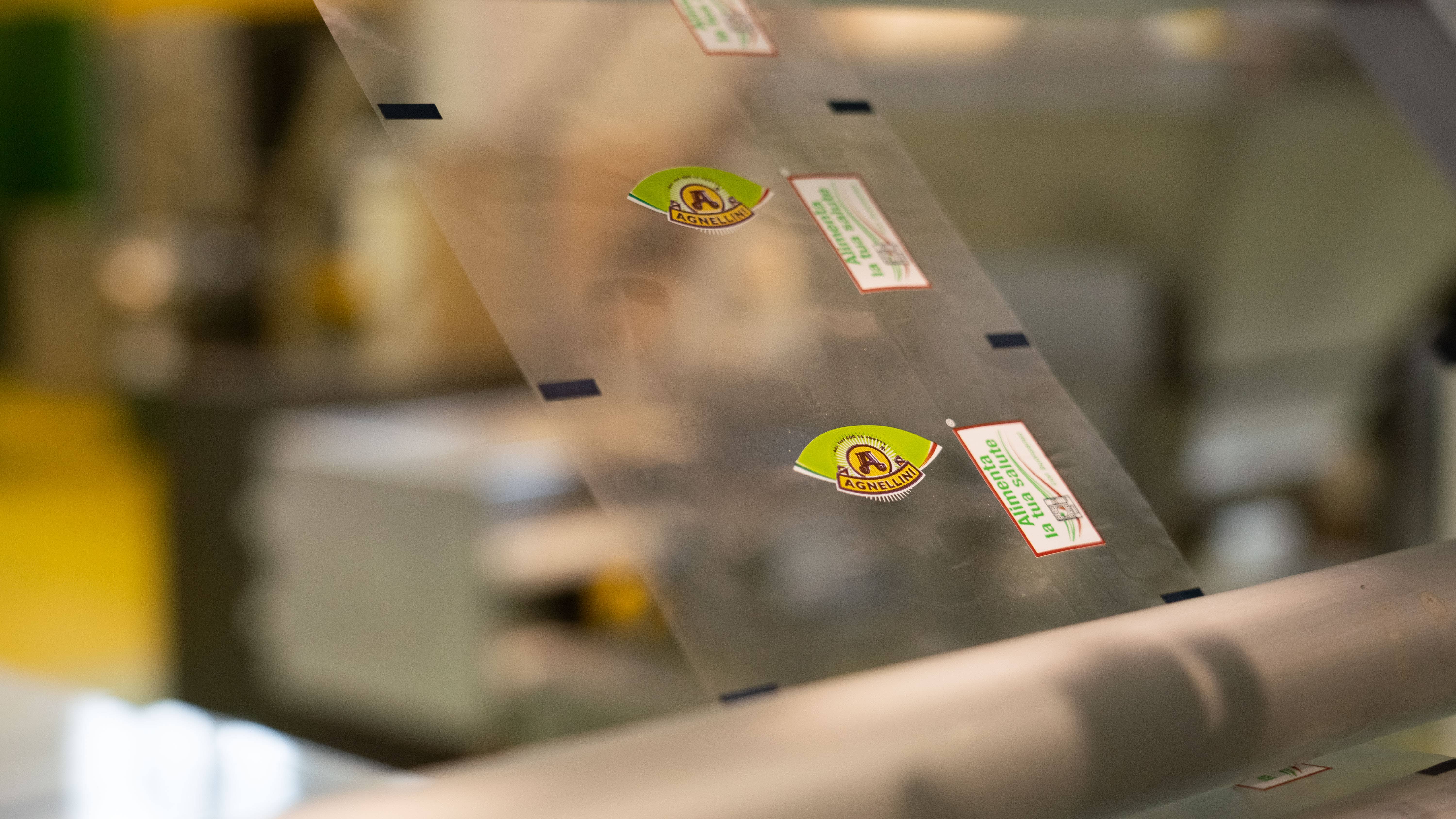 Agnellini Int Srl - Wholesale Dried/Dehydrated Fruit - Soft dried fruit mix 1kg, dehydrated fruit snack4