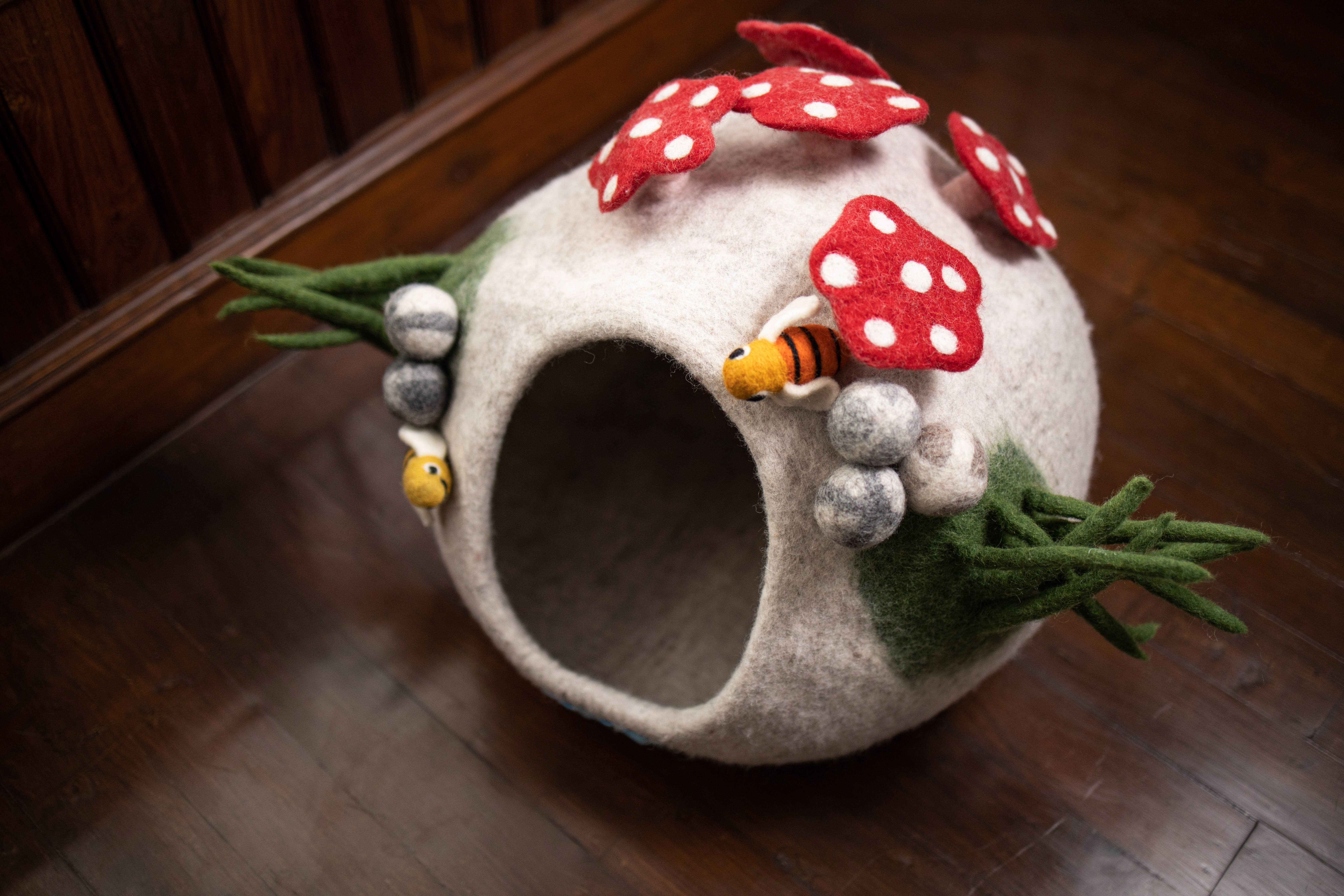 Everest Pet Supply & Gifts - Wholesale Pet Cave - Cat/Dog - Cat Cave Bee Home, 100% Wool, Felted, Handmade, Grey4