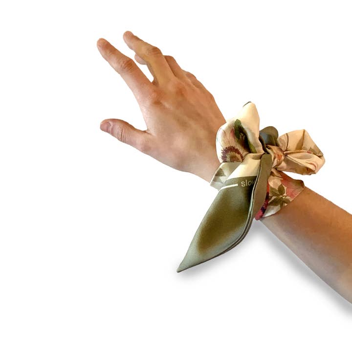 C.C.&Co.Srl - Wholesale Scarf - Women's - BEIGE PRINTED PURE SILK BANDEAU. COD 152