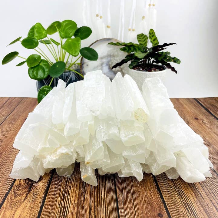 Rock Paradise - Wholesale Spiritual Stone/Crystal - Crystal Selenite Gypsum Rod Charging Station Box 20CM4