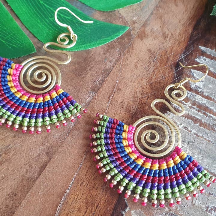 Jasper Rocks - Vente Boucles d'oreilles pendantes - Boucles d'oreilles en macramé bohème arc-en-ciel