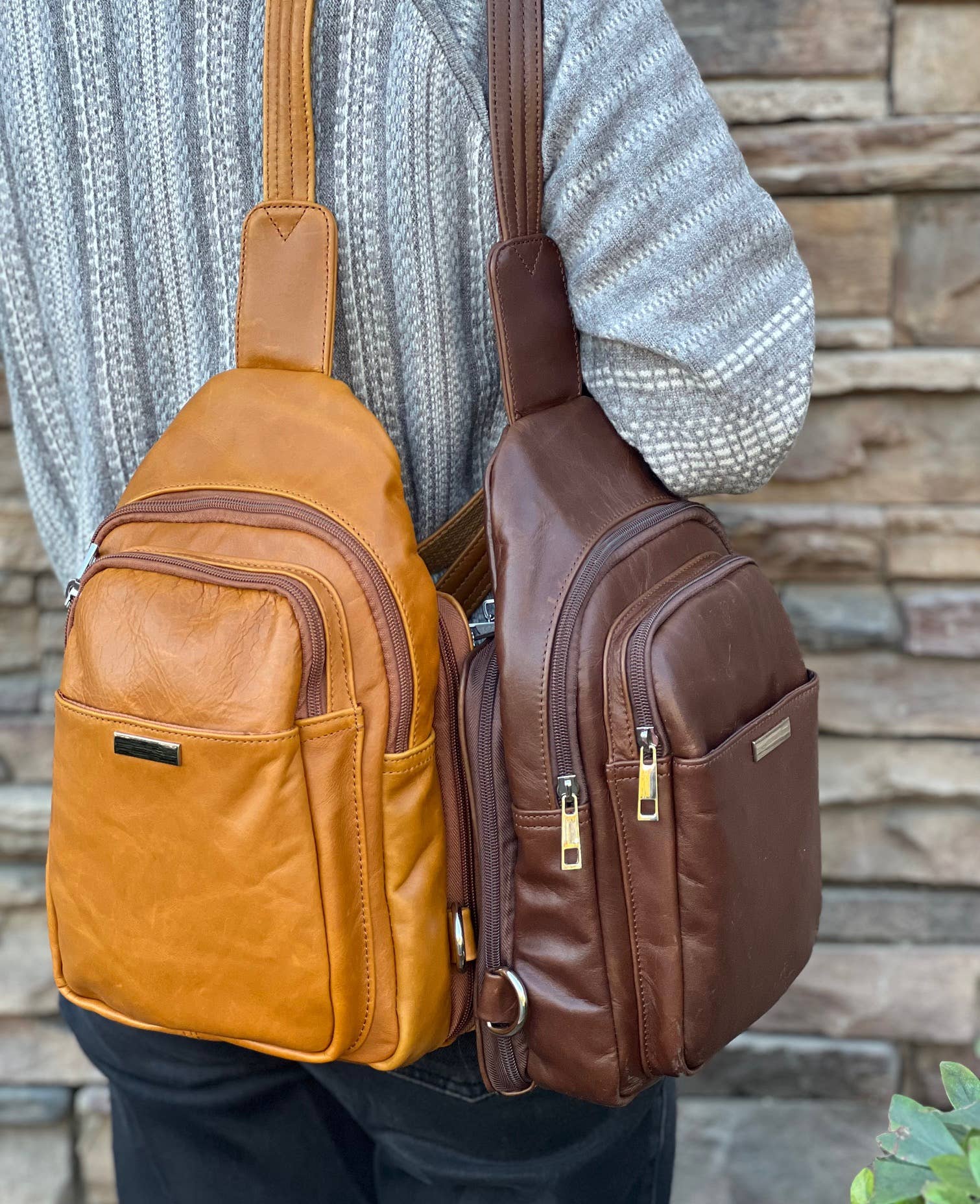 Roma Leathers, Inc. - Vente Sac à bandoulière – unisexe - Sac bandoulière en cuir de vachette huilé.9