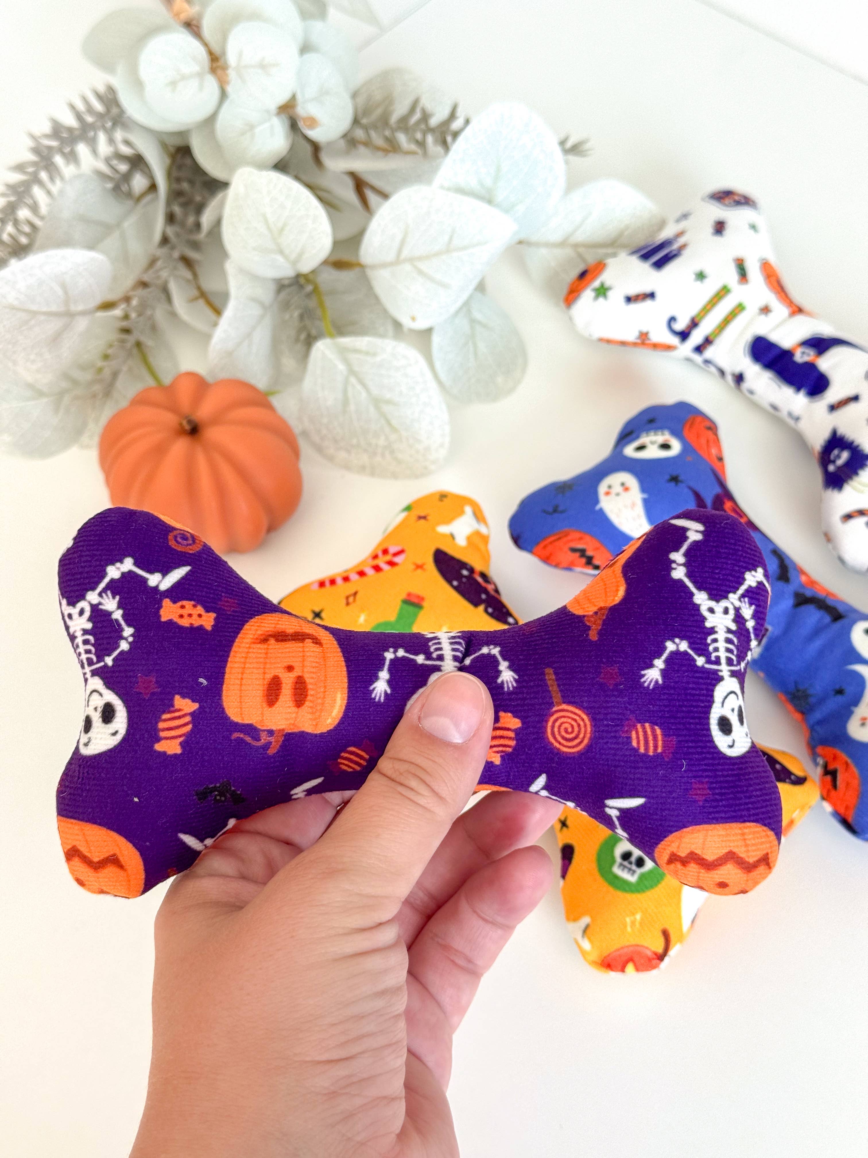 Doggotique – Peluche - Cão por atacado – Osso de pelúcia assustador, brinquedo para cães de Halloween,4