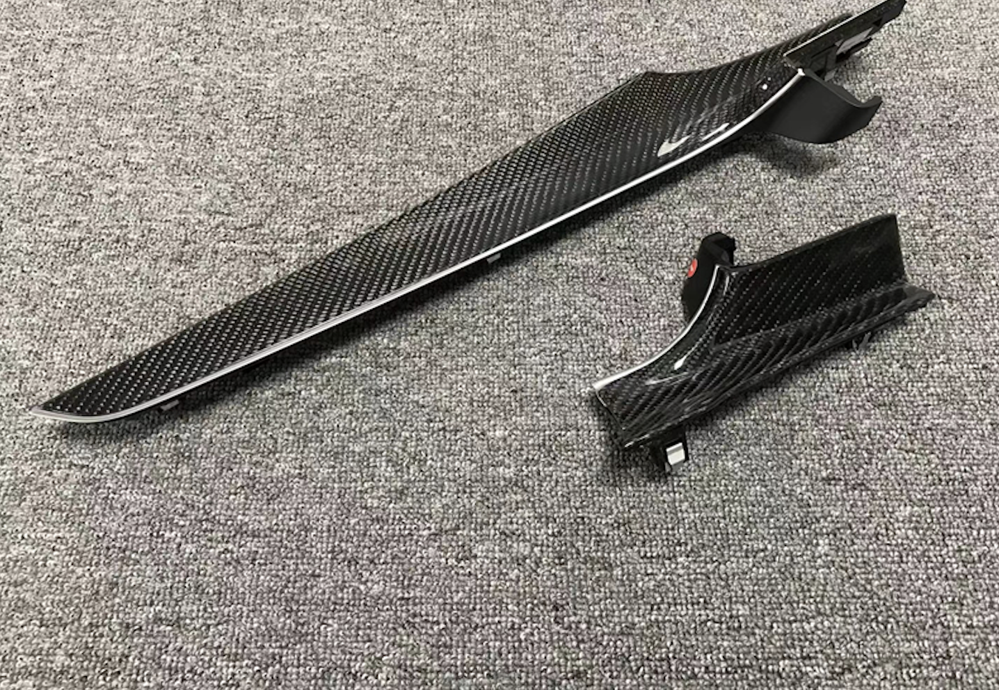 Carbon Deluxe - Wholesale Car Decorative Charm - Unisex - CD carbon interior trim strips for Mercedes C class W2053